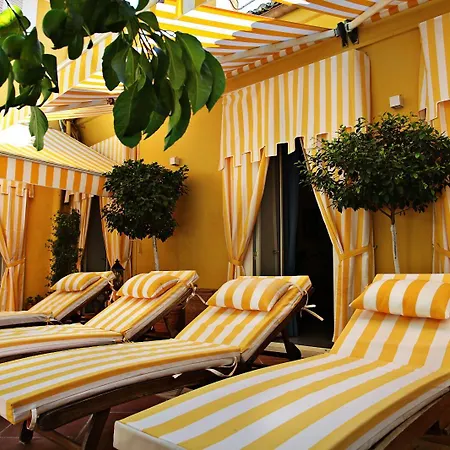 B&B Palazzo Cherubini-pools & Wellness 로사노