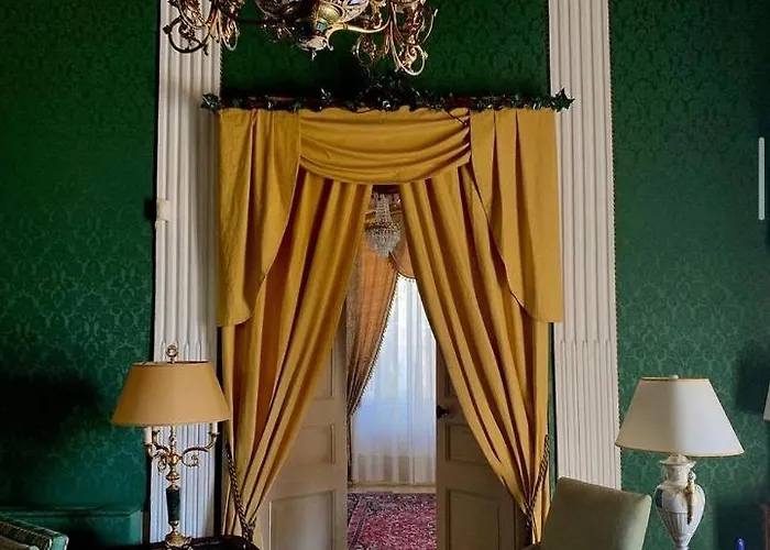 Palazzo Cherubini-pools & Wellness Alojamento de Acomodação e Pequeno-almoço 4*