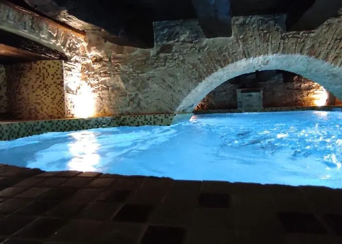 Alojamento de Acomodação e Pequeno-almoço Palazzo Cherubini-pools & Wellness