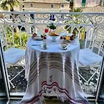 Palazzo Cherubini-pools & Wellness לינה וארוחת בוקר רוסאנו