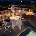 Palazzo Cherubini-pools & Wellness לינה וארוחת בוקר