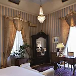 Palazzo Cherubini-pools & Wellness לינה וארוחת בוקר 4*