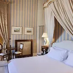 Palazzo Cherubini-pools & Wellness רוסאנו