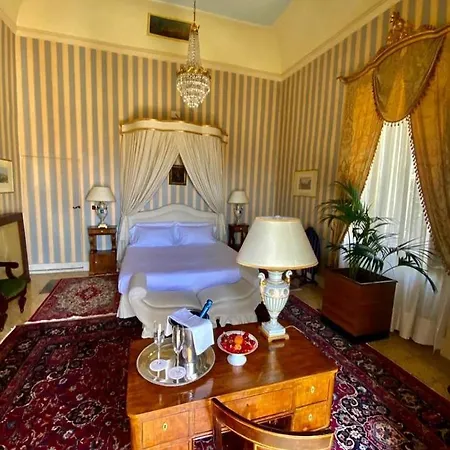 Palazzo Cherubini-pools & Wellness Alojamento de Acomodação e Pequeno-almoço