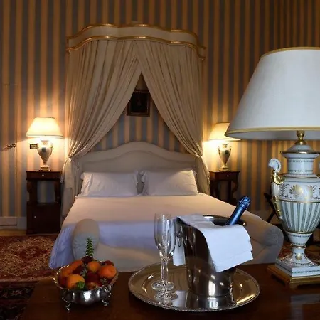 Palazzo Cherubini-pools & Wellness Rossano