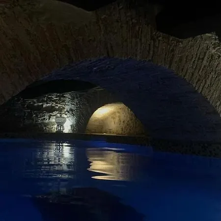 Bed & Breakfast Palazzo Cherubini-pools & Wellness *