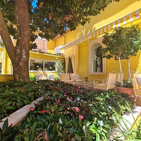 Palazzo Cherubini-pools & Wellness Bed & Breakfast