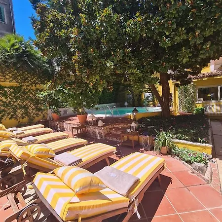 Bed & Breakfast Palazzo Cherubini-pools & Wellness *