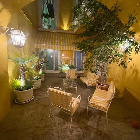 Palazzo Cherubini-pools & Wellness Couette-café