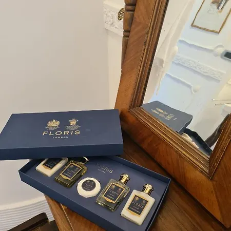 Palazzo Cherubini-pools & Wellness