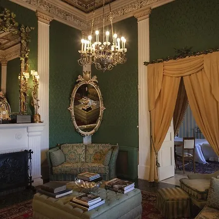 Palazzo Cherubini-pools & Wellness Bed & Breakfast *