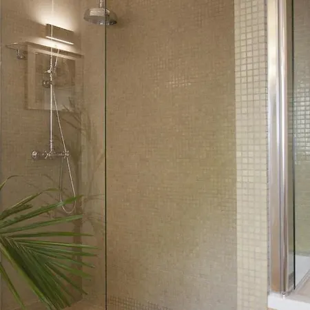Palazzo Cherubini-pools & Wellness