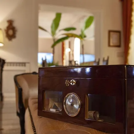 Palazzo Cherubini-pools & Wellness Bed & Breakfast