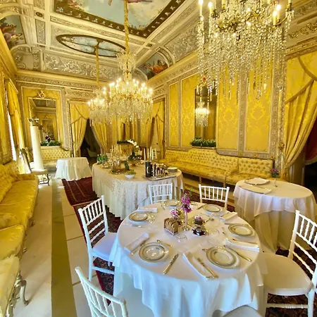 Palazzo Cherubini-pools & Wellness Bed & Breakfast