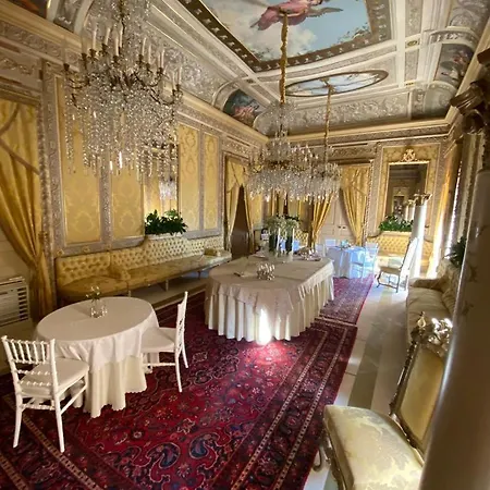 Palazzo Cherubini-pools & Wellness Bed & Breakfast