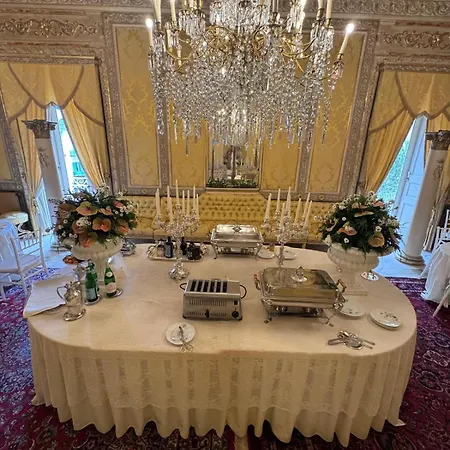 Palazzo Cherubini-pools & Wellness 住宿加早餐酒店 4*