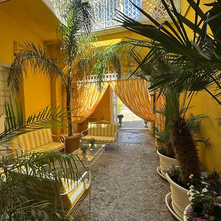 Bed & Breakfast Palazzo Cherubini-pools & Wellness