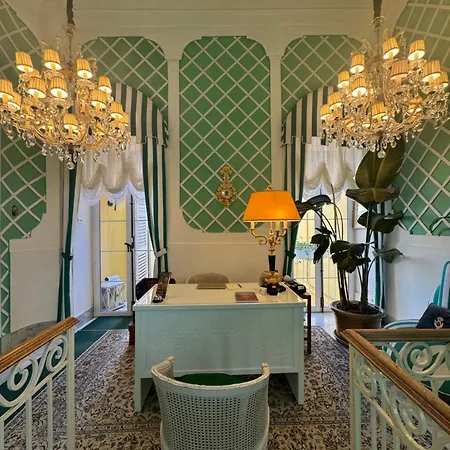 Palazzo Cherubini-pools & Wellness