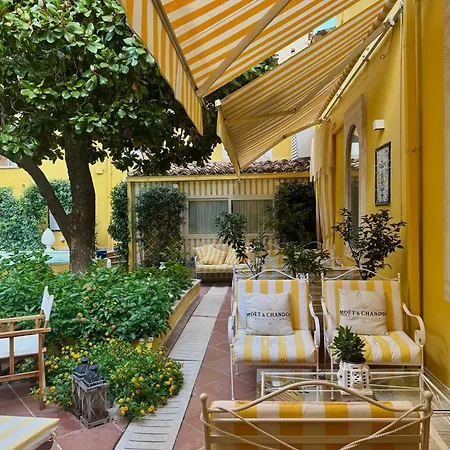 Palazzo Cherubini-pools & Wellness Couette-café