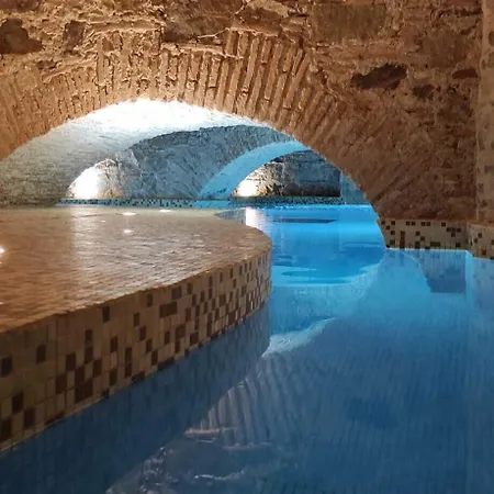Palazzo Cherubini-pools & Wellness לינה וארוחת בוקר 4*
