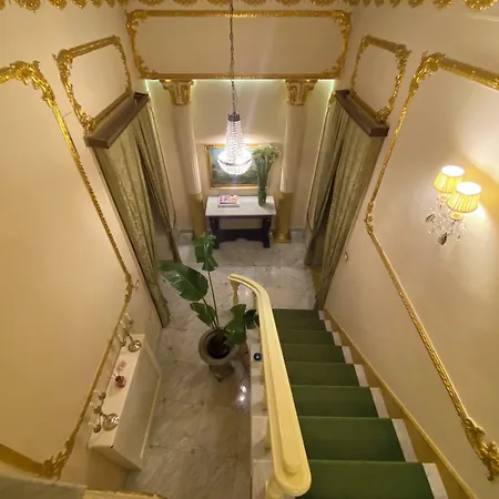 Palazzo Cherubini-pools & Wellness לינה וארוחת בוקר רוסאנו