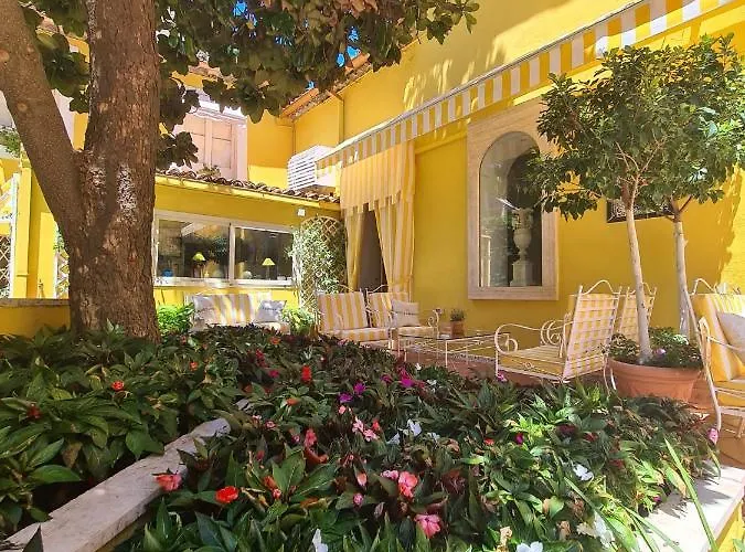 Palazzo Cherubini-pools & Wellness Bed & Breakfast