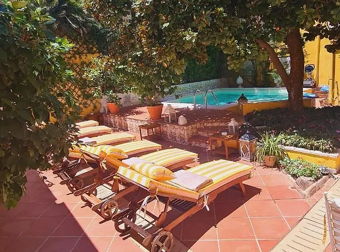 Bed & Breakfast Palazzo Cherubini-pools & Wellness